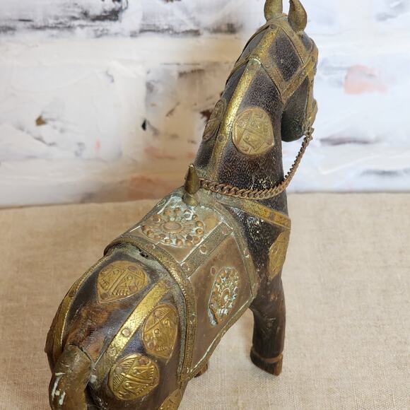 Vintage Hand Carved Marwari War Horse Figurine - Brass Armored Metal Detail - Picture 7 of 10